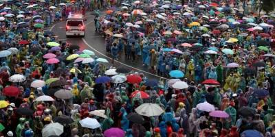 Tayland’da göstericiler ile polis arasında arbede