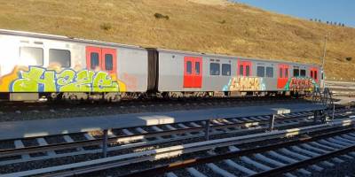 Başkent'te Rusya uyruklu iki genç tren vagonlarını boyarken yakalandı