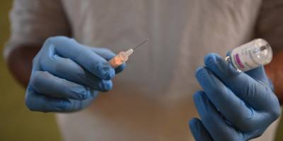 İngiltere'de son 24 saatte Covid-19'a bağlı 144 can kaybı