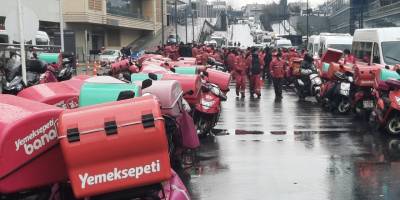 Yemek Sepeti kuryelerinden şirket binası önünde eylem: Yüzlerce kurye kontak kapattı