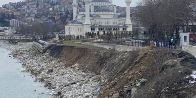 Erdoğan'ın açılışını yaptığı Uzunmehmet Parkındaki dolgu çöktü