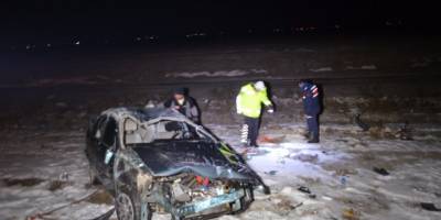 Köpeğe çarpan otomobil takla attı: 1 ölü, 4 yaralı