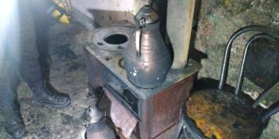 Tinerle soba yakmak isterken hem kendisini hem de arabayı yaktı