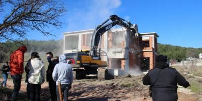 Bornova Belediyesinin yıkımına vatandaştan tepki