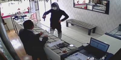 Başkentteki silahlı kuyumcu soygunu girişimi kamerada