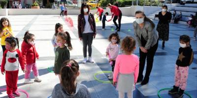 Balçova’nın parkları çocuklarla şenlendi