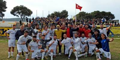 Alaçatıspor, yenilenen sahasında 2-1 galip geldi