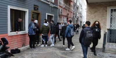 Kuşadası’nda liselilerin meydan kavgası kanlı bitti