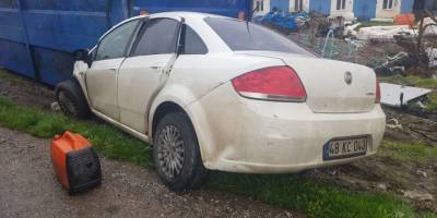 Muğla'da yol kenarındaki dorseye çarpan otomobilin sürücüsü öldü