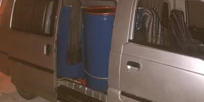 Akaryakıt istasyonundan 5 varil mazotla kaçtı, gece kartallarına yakalandı