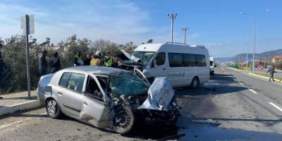 Otomobil minibüs ile çarpıştı: 1 ölü, 5 yaralı