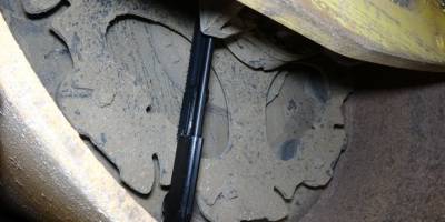 Sokakta yürüyen gençlere silahlı saldırı: 1'i ağır 2 yaralı