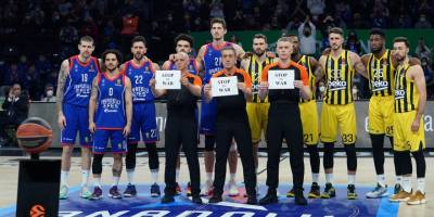 Anadolu Efes: 84 - Fenerbahçe Beko: 79