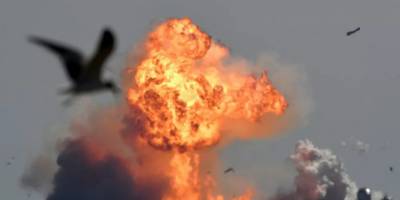 SpaceX'in Mars projesi Starship, deneme uçuşu sonrasında patladı