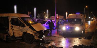 Otomobil ile transit çarpıştı: 6 yaralı