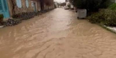 Ünlü tatil merkezi Çeşme'de yağmur ve dolu hayatı felç etti