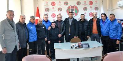 Turgutluspor'da teknik direktörlüğe Nadir Arıkan getirildi