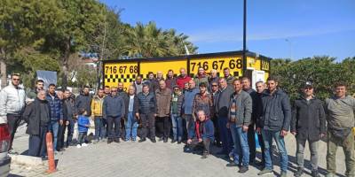 Çeşme'de yeni taksiler duraklarına kavuştu