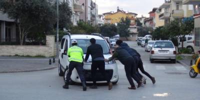 Zincirleme kaza ucuz atlatıldı, çarpışma sesini duyan kaçtı