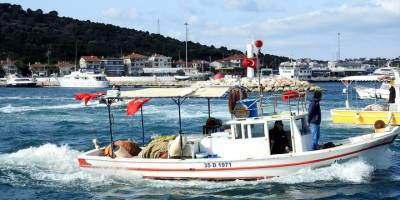 Çanakkale Deniz Zaferi, karada ve denizde kutlandı