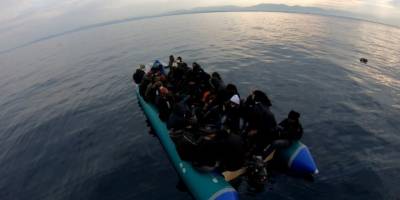 Ayvalık’ta 60 göçmen kurtarıldı