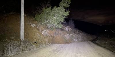 Bursa'da heyelan nedeniyle yol ulaşıma kapandı