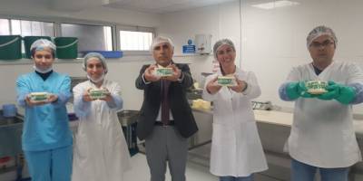 Okulda tereyağı üretmeye başladılar, siparişlere yetişemiyorlar