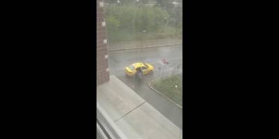 Ataşehir'de taksici dehşeti: Ücrete itiraz eden kadın turisti darbedip yere fırlattı