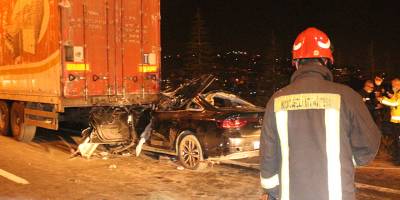 TIRIN ARKASINA SAPLANAN OTOMOBİL KAĞIT GİBİ YIRTILDI: 1 ÖLÜ, 1 YARALI