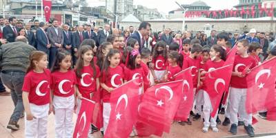 Taksim'de 23 Nisan coşkusu