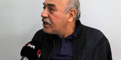 Boş anından yararlandığı kuyumcunun vitrinindeki bileziği çalıp kaçan hırsız kamerada