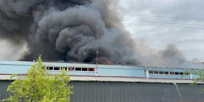 Uşak’ta battaniye fabrikasında yangın