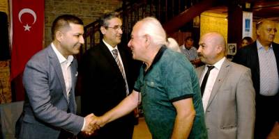 Kuşadası’nda ilçe protokolü vatandaşlar ile bayramlaştı