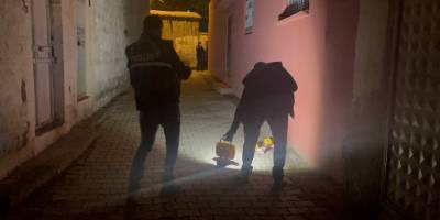 Sokakta doğurduğu bebeğini poşete koyup terk etti