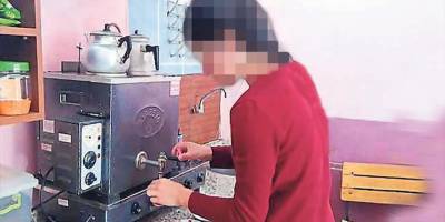 Karaburun’da çaycıya 12 bin TL maaş!