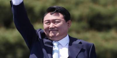 Güney Kore Devlet Başkanı seçilen Yoon Suk Yeol resmen göreve başladı