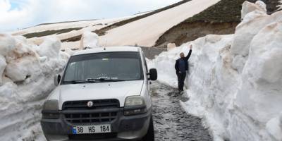 Bitlis'te kar esareti devam ediyor