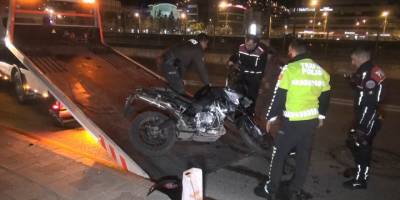 Görevden dönen polis kaza yaptı: 1 yaralı