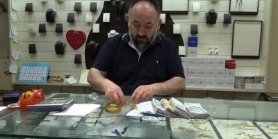 Gerçek kuyumcuda ortaya çıktı: Az kalsın dolandırıcıya 257 bin lirasını kaptırıyordu