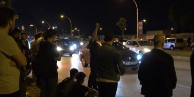 Bursasporlu taraftarlar toplanarak tepki gösterdi