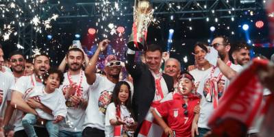 Ümraniyespor şampiyonluk zaferini coşkuyla kutladı