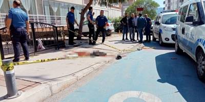 Sokak ortasında bıçaklanan kadın hayatını kaybetti