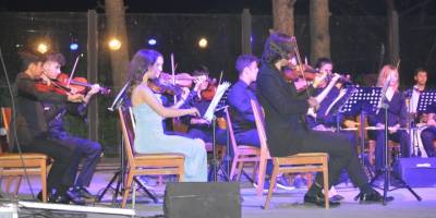 Ayvalık’ta Sebahat-Cihan Şişman Güzel Sanatlar Lisesi öğrencilerinden gençlik konseri