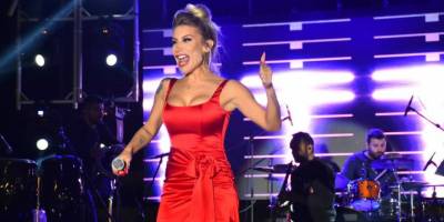 İrem Derici Edremit’te sahne aldı