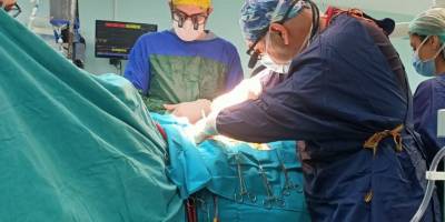 Bir günde iki koroner bypass yaptılar