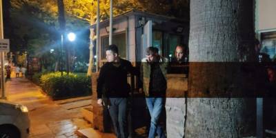 Kuşadası'nda bir mekânda güvenlik görevlisi silahla vuruldu