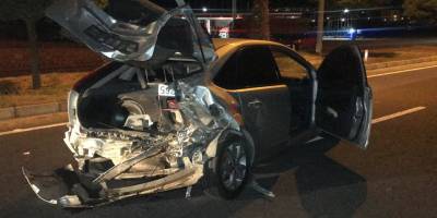 Alkollü sürücü seyir halindeki araca çarpıp kaçtı: 4 yaralı