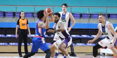 Afyon Belediyespor: 103 - Anadolu Efes: 85