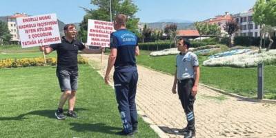 İşten çıkarılan engelliden MUSKİ önünde eylem