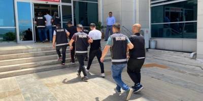 İlişki tuzağıyla uygunsuz fotoğraflar çekip şantaj yapan çete çökertildi